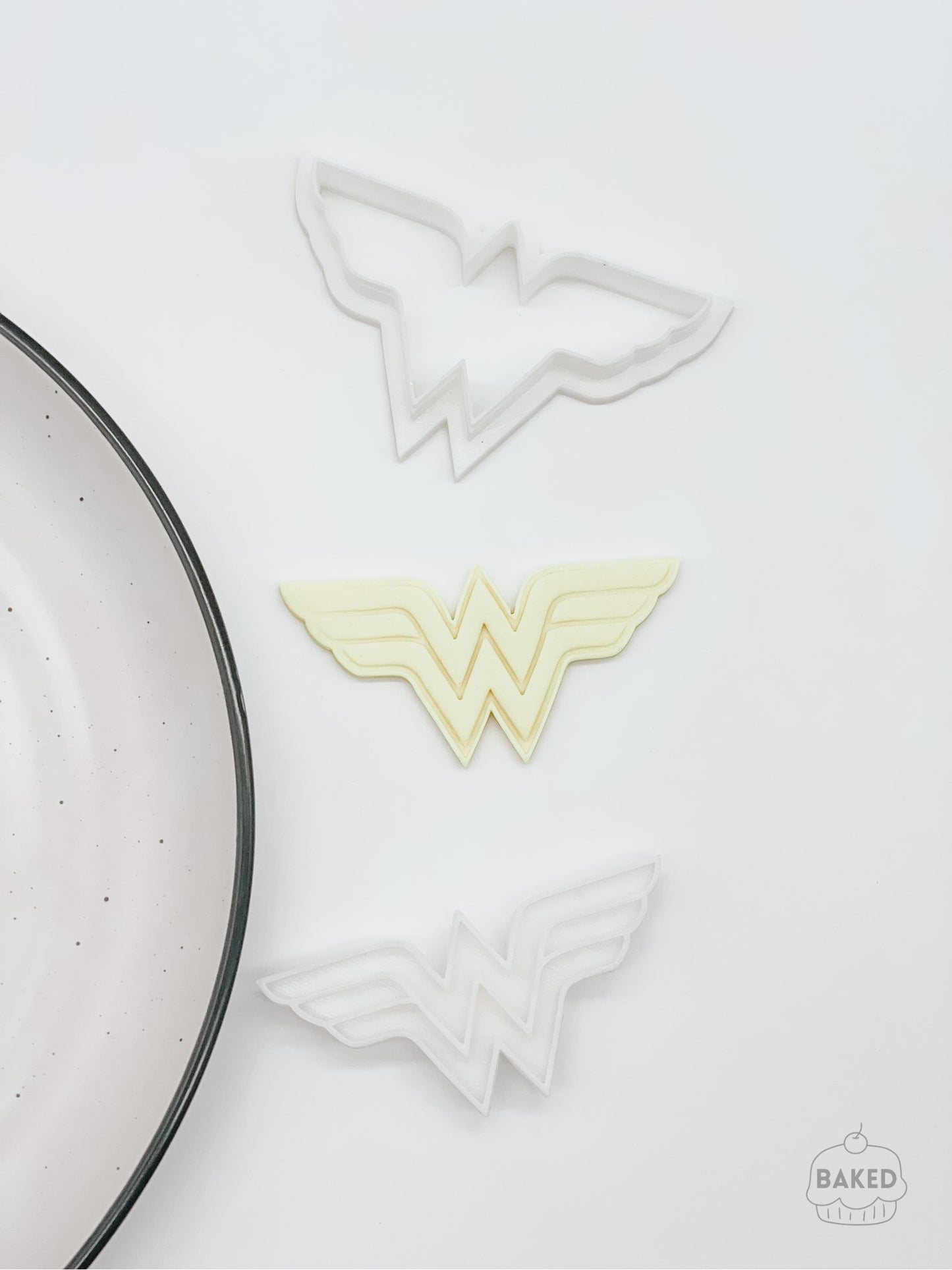 Wonder Woman Symbol Cookie Stamp and Cutter