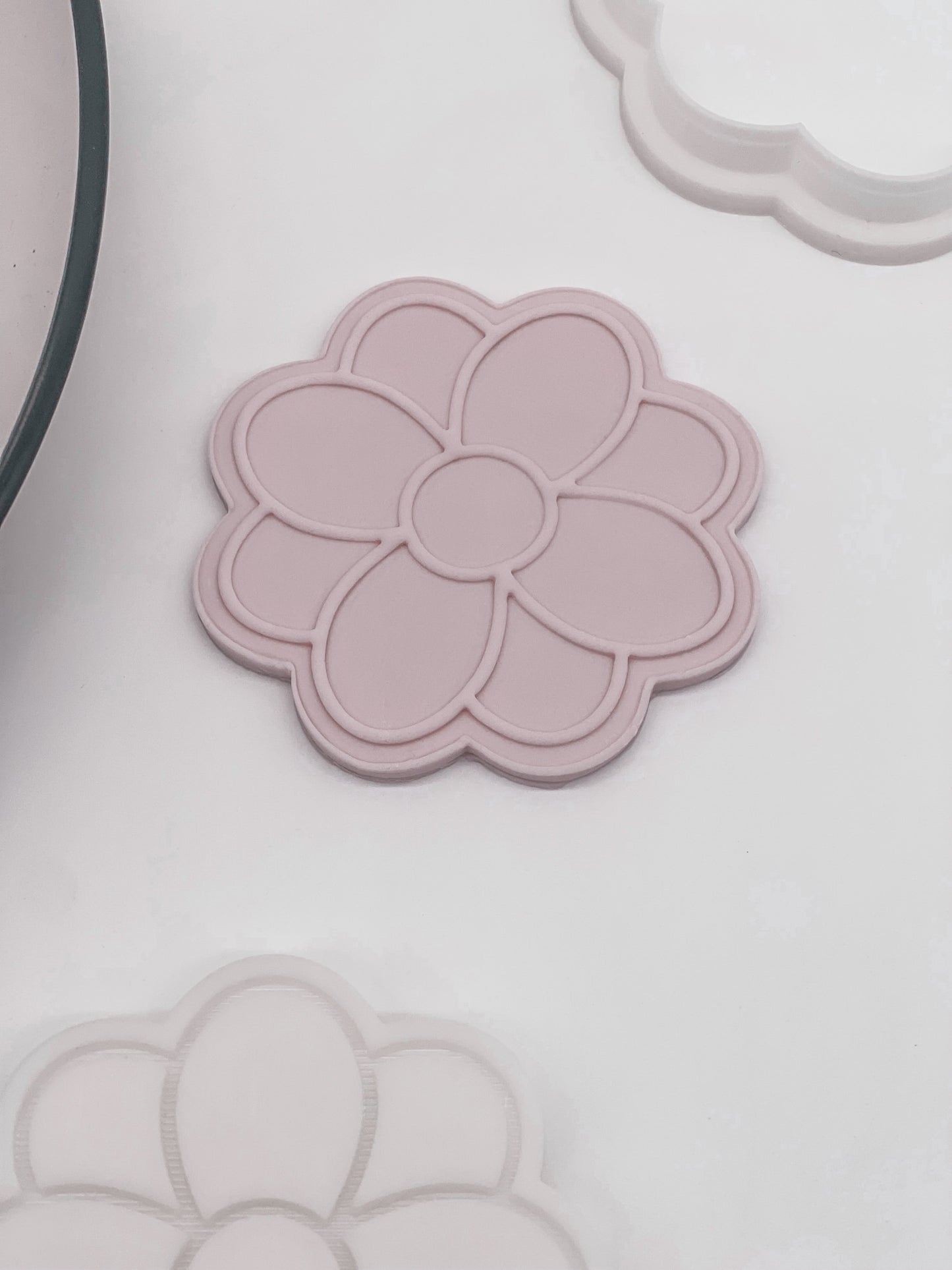 Zara 'Burst' Flower Cookie Stamp and Cutter